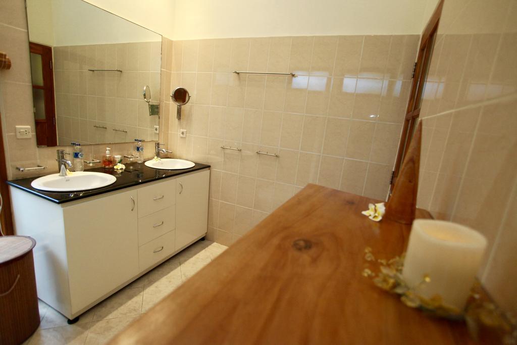 Villa Surgawi โลวินา ภายนอก รูปภาพ