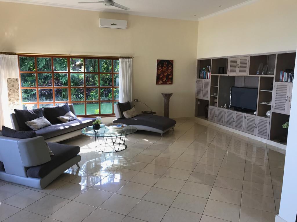 Villa Surgawi โลวินา ภายนอก รูปภาพ